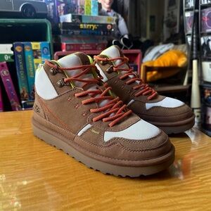 🧡UGG Women’s 9 Brown and White Sneakers🧡